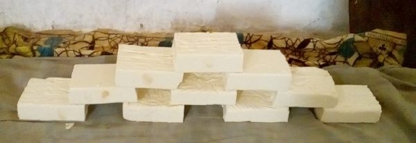 FABRICATION ARTISANALE DE SAVON A MAKA